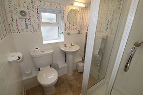 Raincliffe Hotel