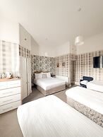 Raincliffe Hotel
