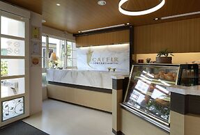 Caffir garden hotel