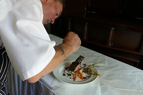Nesbitt Arms Boutique Hotel