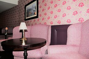 Nesbitt Arms Boutique Hotel