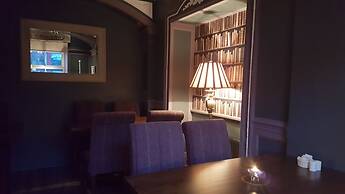 Nesbitt Arms Boutique Hotel