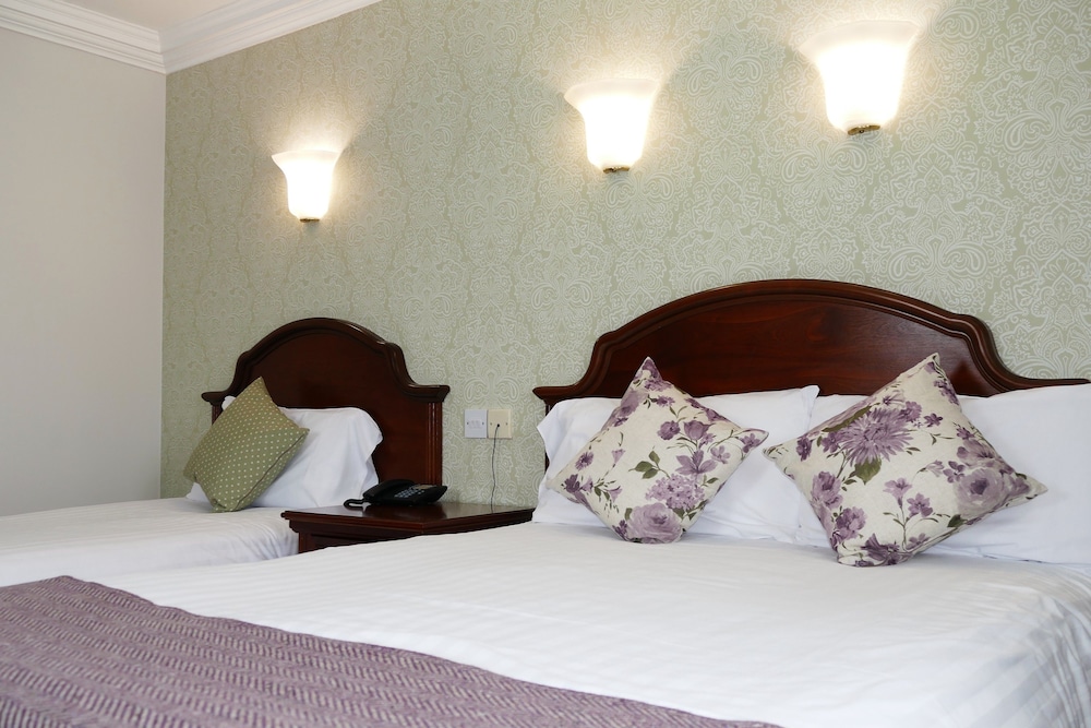 Nesbitt Arms Boutique Hotel