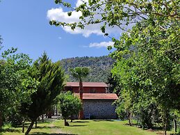 Flora Pansiyon Cirali