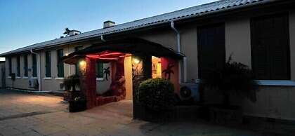 Oasis Country Lodge