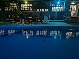 Oasis Country Lodge
