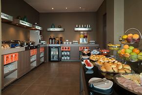 Hampton by Hilton Bucaramanga