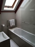 Roosenwijn Guest House