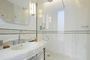 Le Tsuba Hotel
