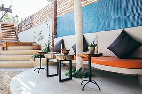 Teetotum Hotel Restaurant Lounge