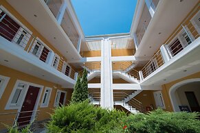 Summertime Inn