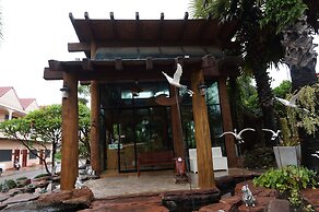 Porntip Resort