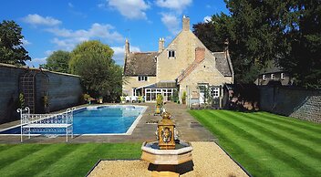 River Nene Cottages