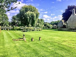 River Nene Cottages