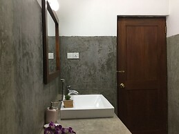 Hanthana House