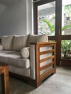 Hanthana House