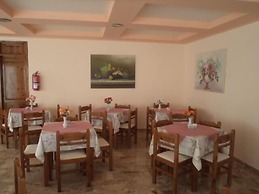 Kamari Bay Hotel