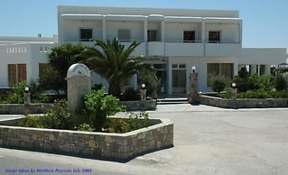 Kamari Bay Hotel