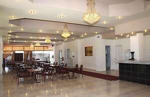 Lagonas Beach Hotel