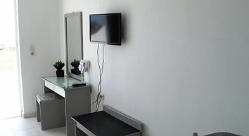 Lagonas Beach Hotel