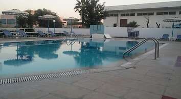 Lagonas Beach Hotel