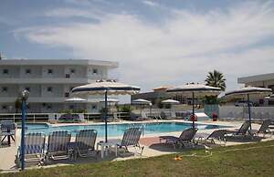 Lagonas Beach Hotel