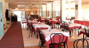 Lagonas Beach Hotel