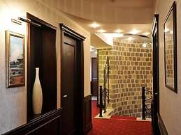 Riviera Hotel