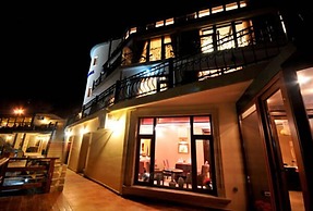 Riviera Hotel