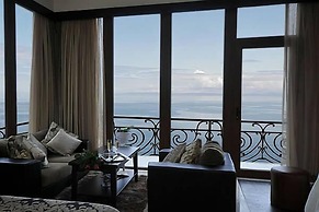 Riviera Hotel