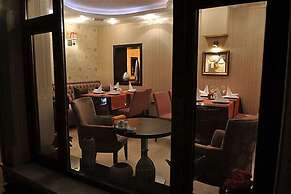 Riviera Hotel
