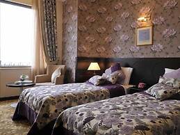 Riviera Hotel