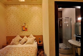 Riviera Hotel