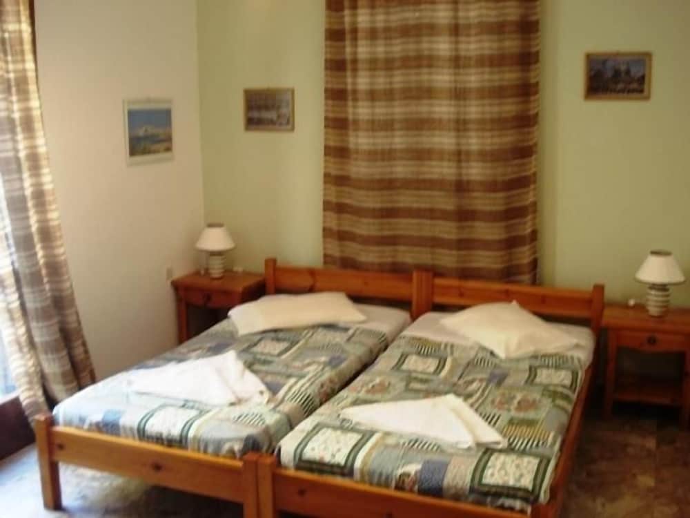 Pension Lagoudera