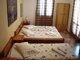 Pension Lagoudera