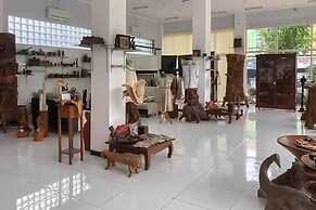 Malang Hill Gallery & Homestay