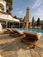 Far Out Hotel & Spa