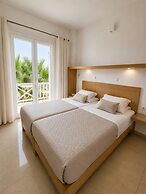 Far Out Hotel & Spa