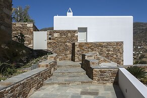 Far Out Hotel & Spa