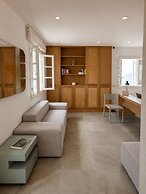 Far Out Hotel & Spa