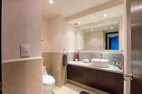 Grand Venetian Condominium