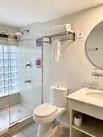 The Clipper Hotel, Makati