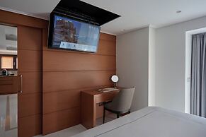Bellevue On The Beach Suites