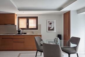 Bellevue On The Beach Suites