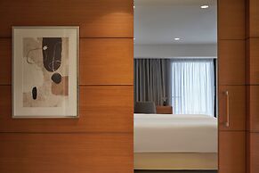 Bellevue On The Beach Suites