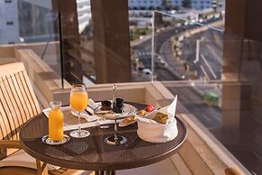 Bellevue On The Beach Suites