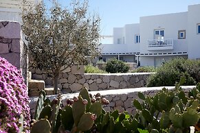 Milos Breeze Boutique Hotel