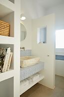 Milos Breeze Boutique Hotel