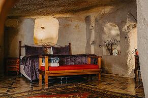 Helios Cave Hotel
