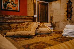 Helios Cave Hotel